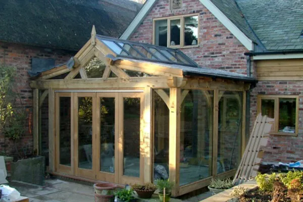 Conservatory with oak frame Conservatory with oak frame
